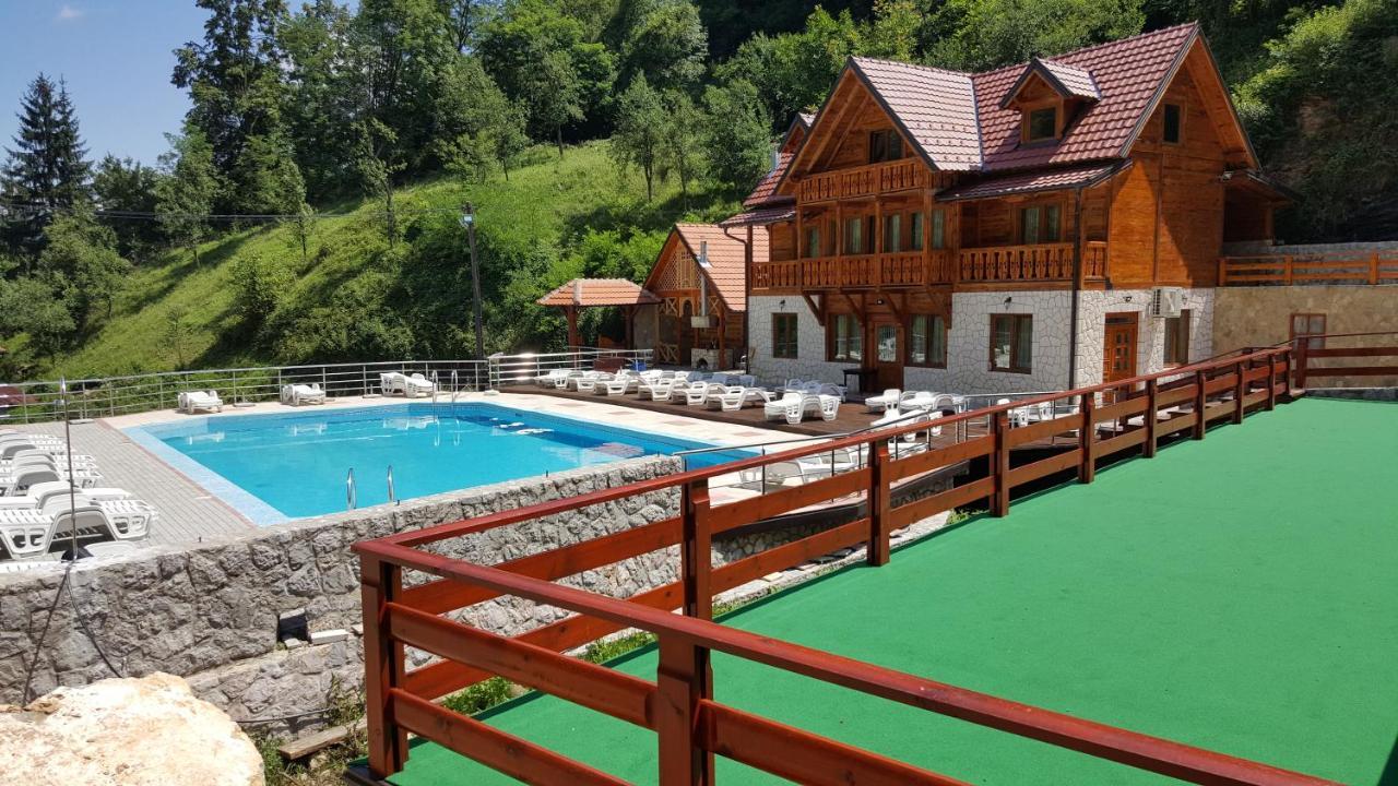 Izvor Bazeni Vrela Villa Uzice Ngoại thất bức ảnh