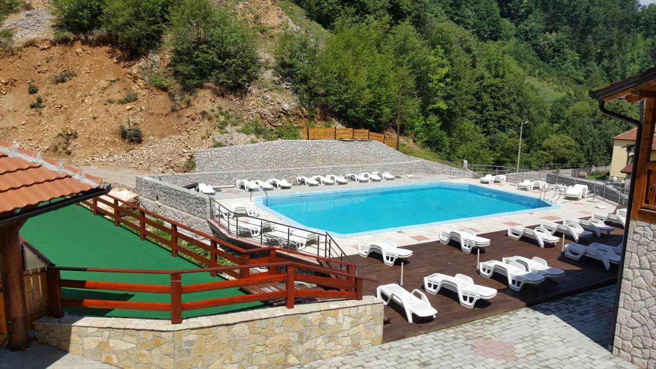 Izvor Bazeni Vrela Villa Uzice Ngoại thất bức ảnh